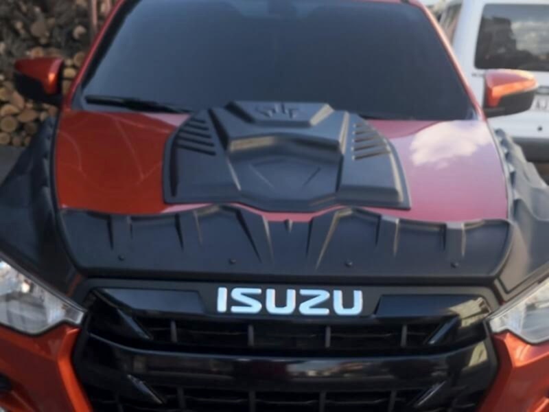 İsuzu Dmax Motor Kaput Kabartma